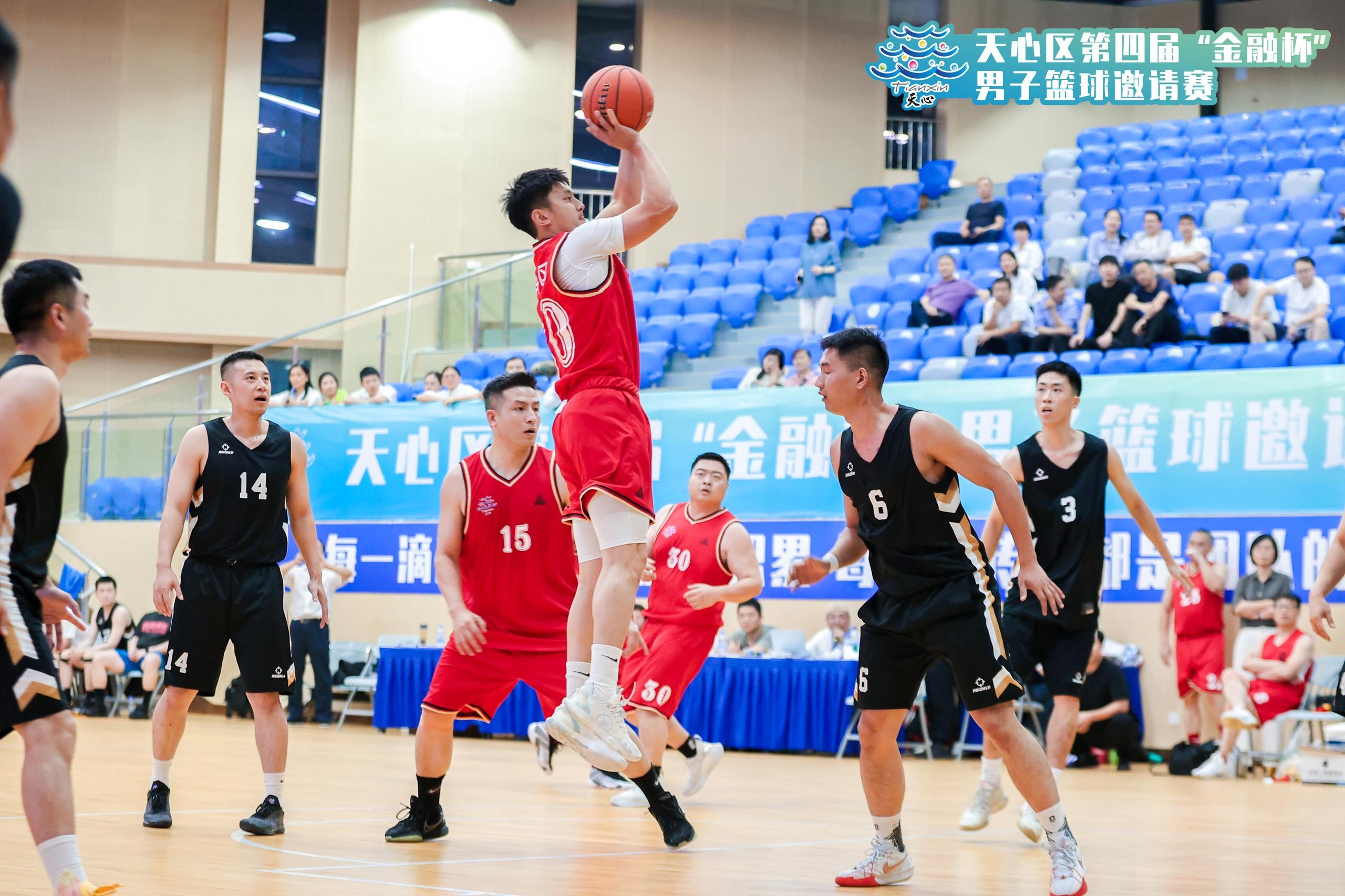 pa集团网址-张朝阳挑战横渡南澳岛